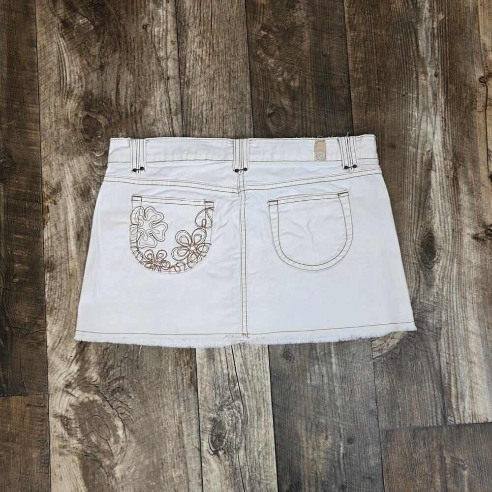 Y2K White Mini Skirt Low Rise Embroidered Floral Jordache Denim Micro Size 11/12